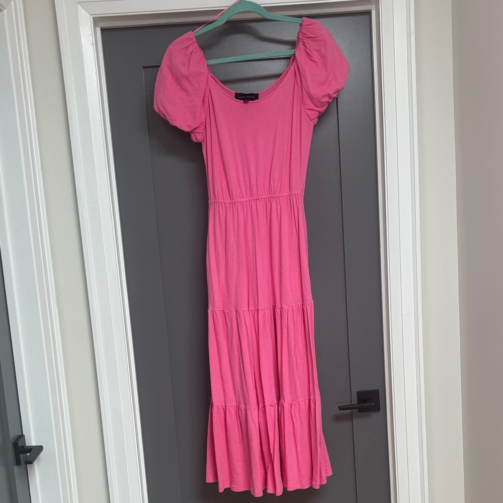Chic Pink Midi Dress with Puff Sleeves